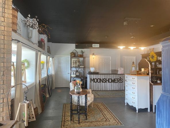 Washington Street Retail Space: 901 Washington St, Columbus, IN 47201